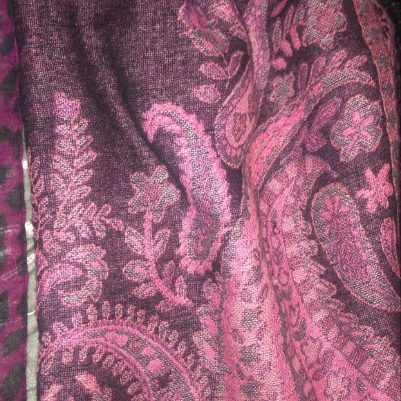 Scarves - Picture 3 of 4